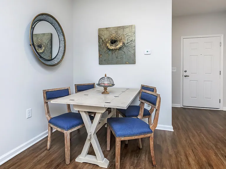 Riverstone Apartments at Long Shoals — Photo 10