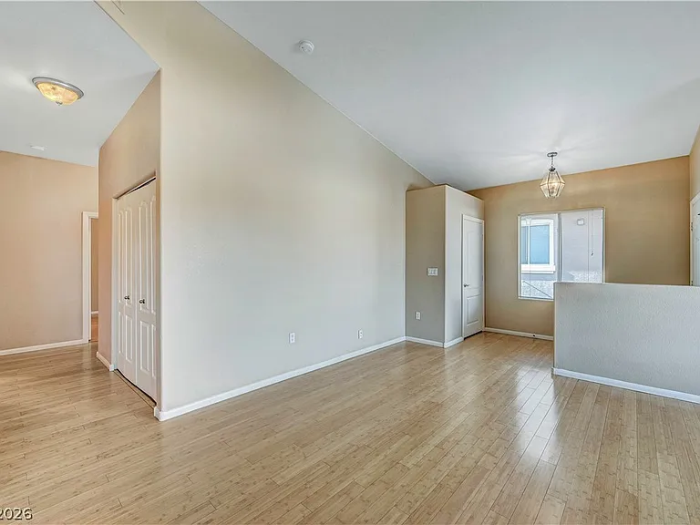 2305 W Horizon Ridge Pkwy #2423 — Photo 11