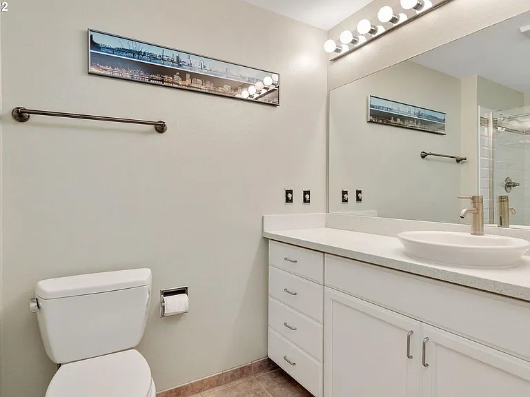 305 S Montgomery St #202 — Photo 11