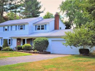 34 Standish Rd, Ellington, CT 06029