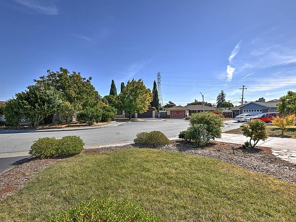 4th image of 967 Baird Ave