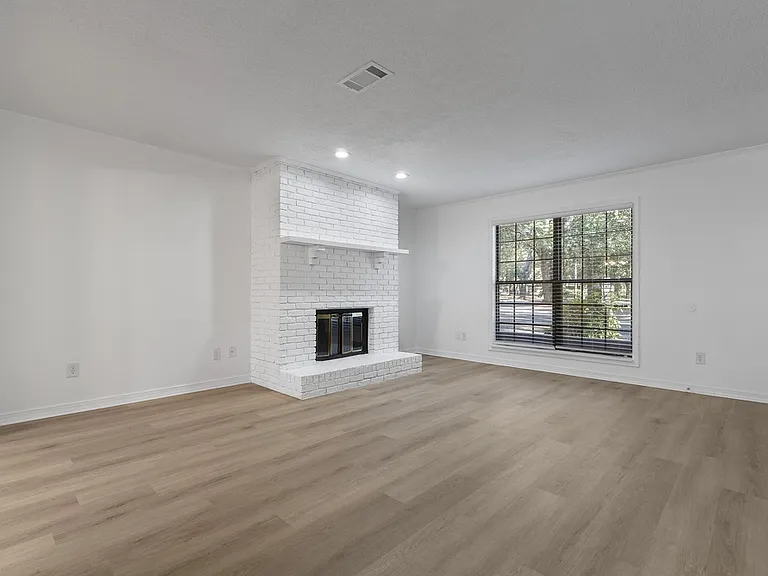 3336 Colonial Oaks Dr #1-B — Photo 2
