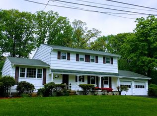 8 Woodruff Rd, Edison, NJ 08820