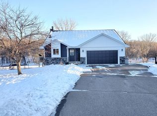 527 Overlook Cir, Hanover, MN 55341