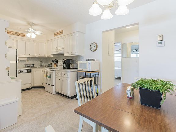 5th image of 228 Hibiscus Avenue #334