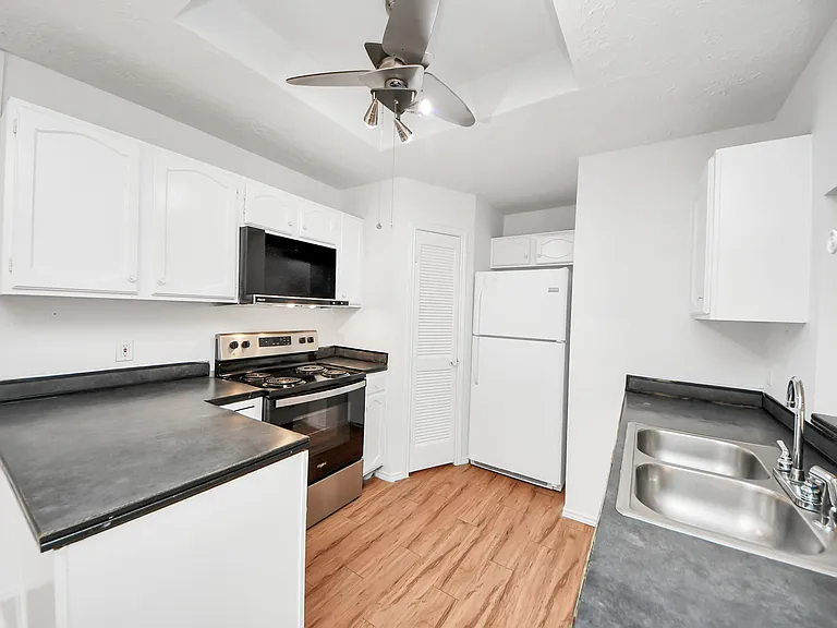 17003 Amidon Dr — Photo 19