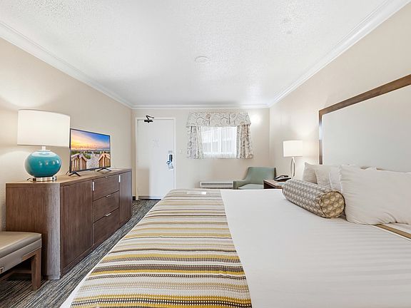 4th image of 1105 S Ocean Blvd. #530