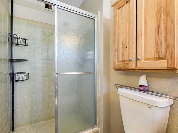 4th image of 4119 W Hayward Ave