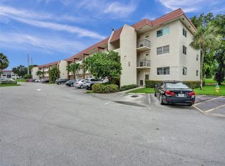681 S Hollybrook Dr APT 104, Pembroke Pines, FL 33025