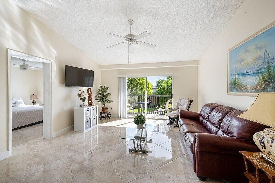 1st image of 1100 Crestwood Court #1110