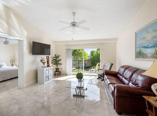 1100 Crestwood Court #1110, Royal Palm Beach, FL 33411