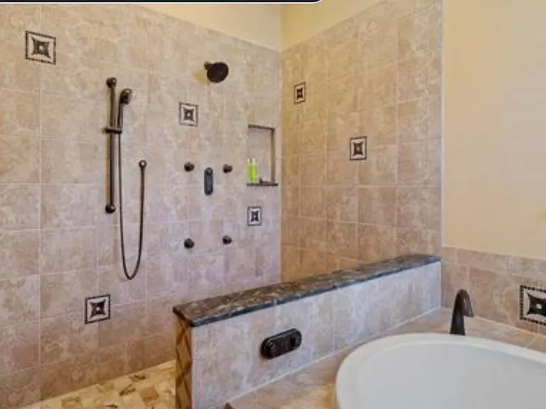 8204 Kiawah Trce — Photo 18