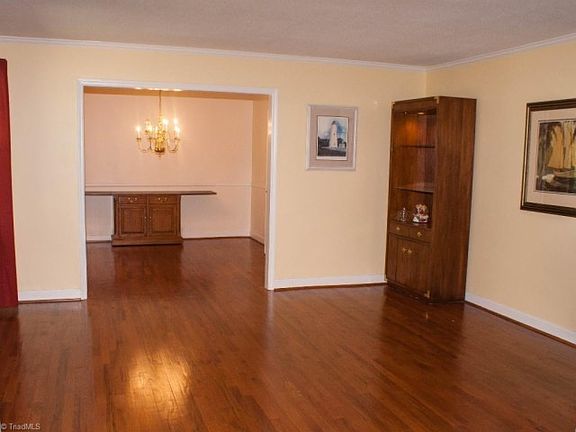 5th image of 336 Lee Ave