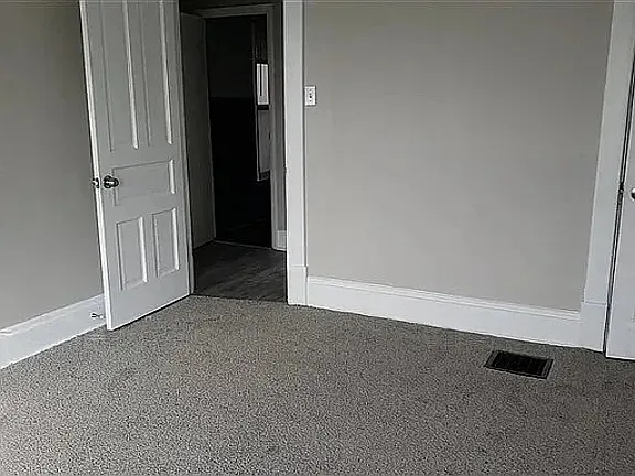 860 Cowan Ave — Photo 1