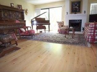 6862 Pear Tree Dr, Carlsbad, CA 92011