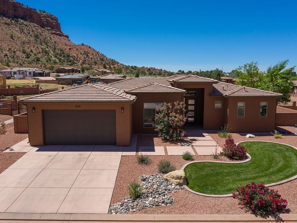 1st image of 452 E El Valle Dr