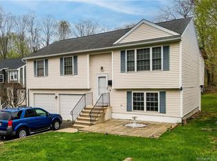 110 Beverly Ave, Waterbury, CT 06704