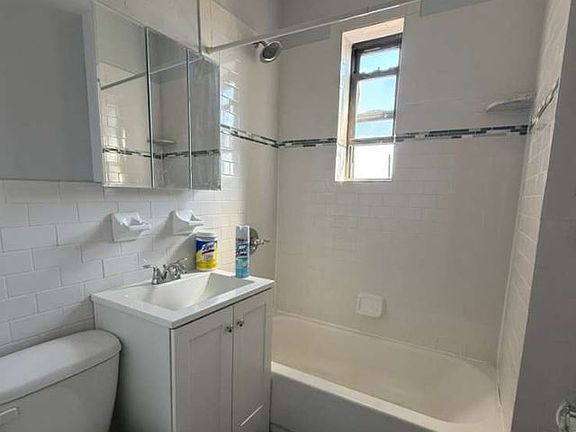 2nd image of 24 W 33rd St #27