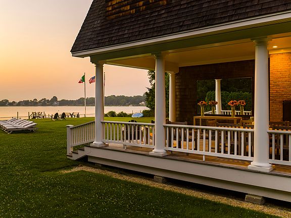 4th image of 317 Noyac Rd