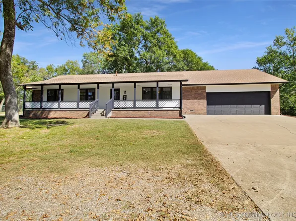 17831 Oaklawn Dr, Claremore, OK 74017