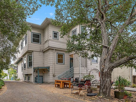 3rd image of 1039 Bella Vista Ave APT D