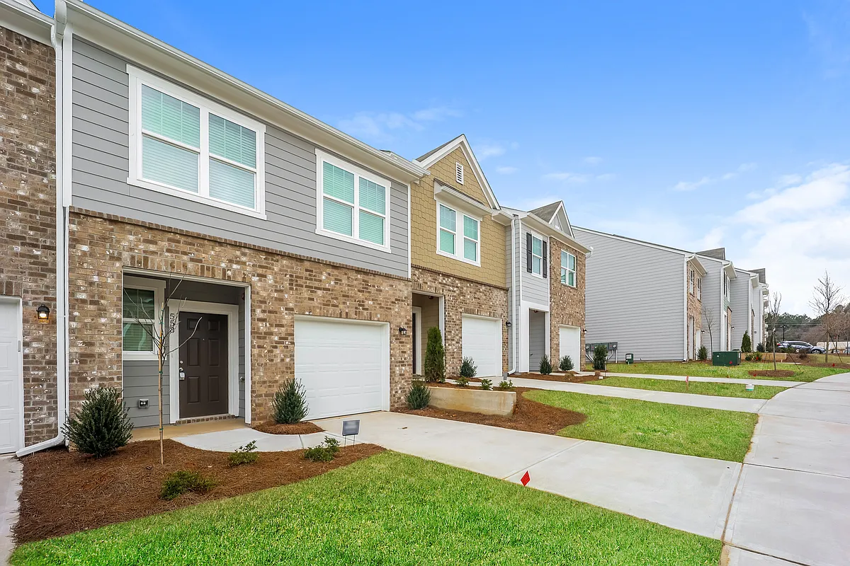 Building Photo - 552 Magnolia Cir
