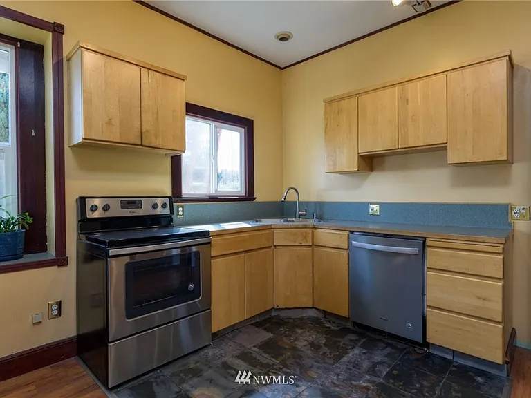 5723 3rd Ave — Photo 7