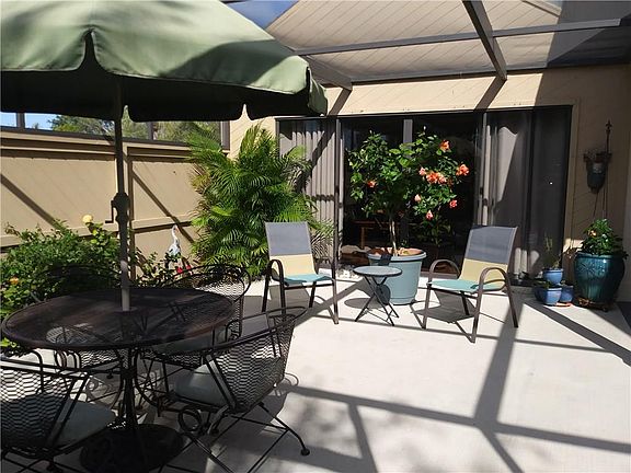 4th image of 1100 SE Mitchell Ave APT 301