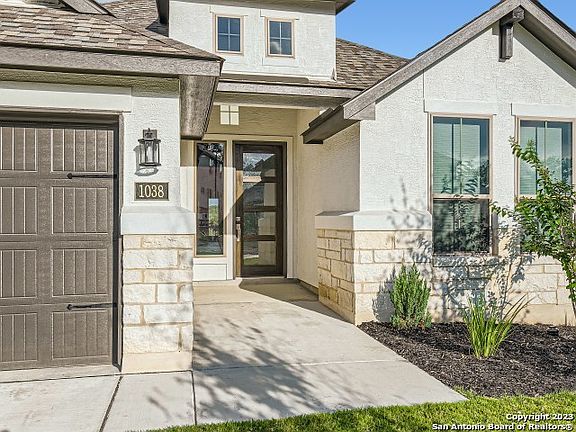 2nd image of 1038 CADOGAN SQUIRE