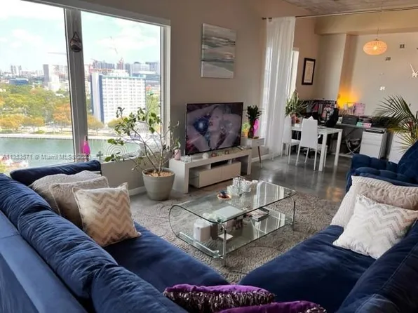 10 SW South River Dr APT 1215, Miami, FL 33130