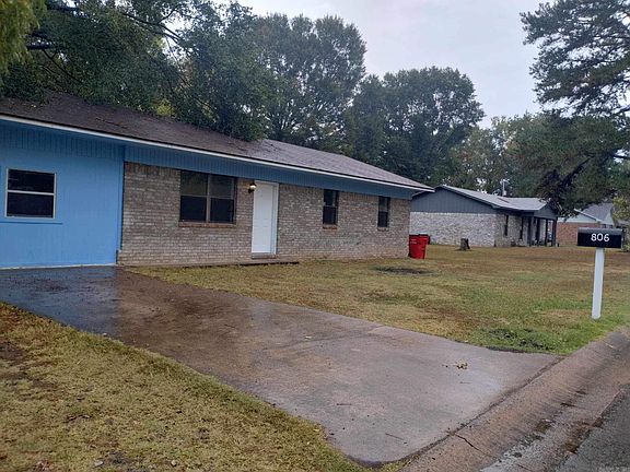 2nd image of 806 Hickory Ln