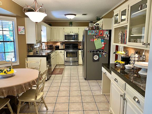 3rd image of 103 Heidelburg Dr