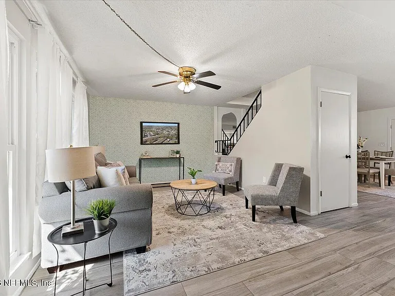 8140 Sutton Pl E — Photo 5