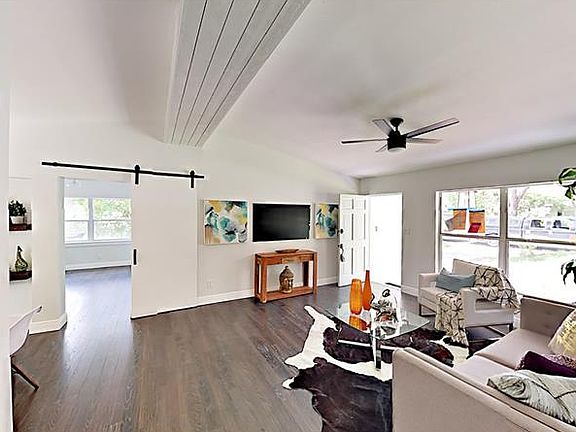 5th image of 526 Dunblane Dr