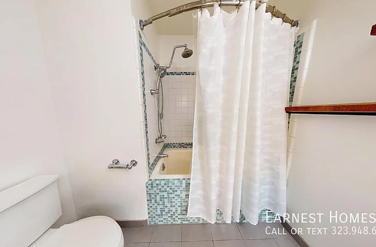 1010 N Kings Rd #310 — Photo 15