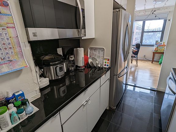 4th image of 225 Saint Pauls Ave APT 3D