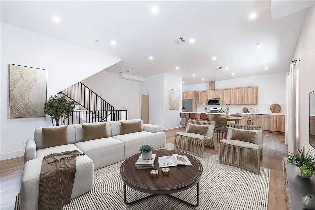 4 bed, 4.5 bath, 1767 sqft, $4,999 — Photo 2