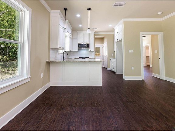5th image of 147 Charlya Dr