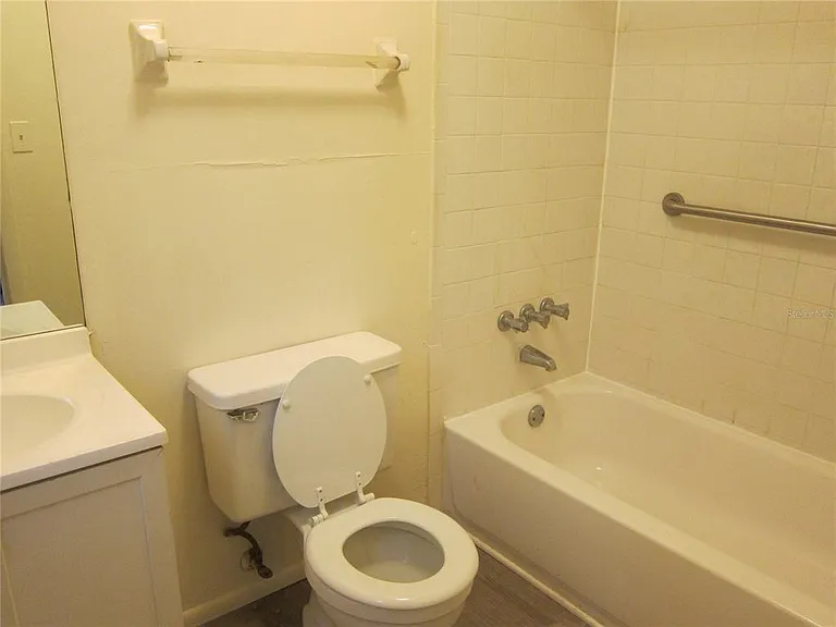 7012 SW 6th Pl #C — Photo 8
