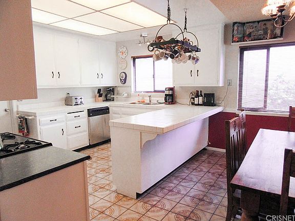 5th image of 27239 Langside Ave