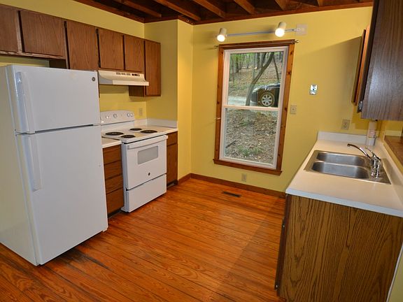 2nd image of 96 Woodside Trl