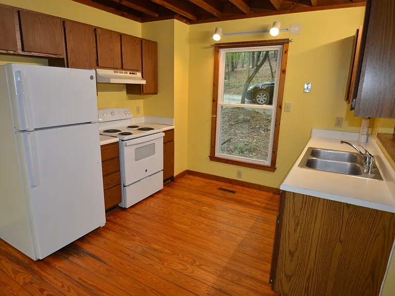 96 Woodside Trl — Photo 2