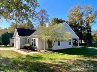 3127 Mintleaf Dr, Charlotte, NC 28269