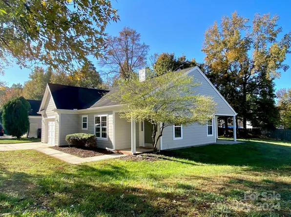 3127 Mintleaf Dr, Charlotte, NC 28269