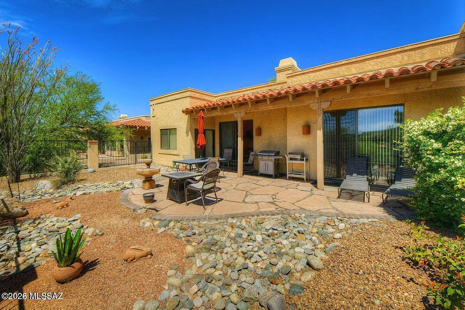 2 bed, 2.5 bath, 1851 sqft, $3,200 — Photo 4
