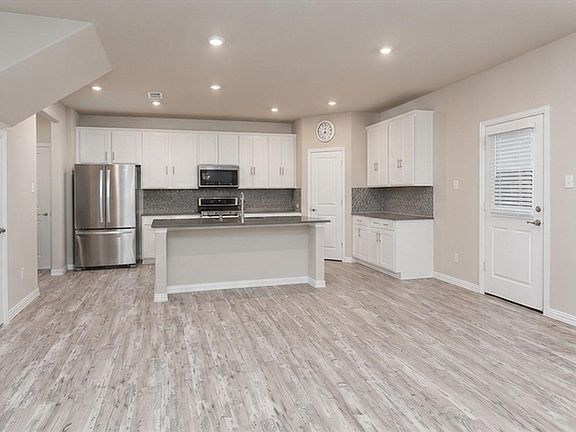 5th image of 3704 Banton St
