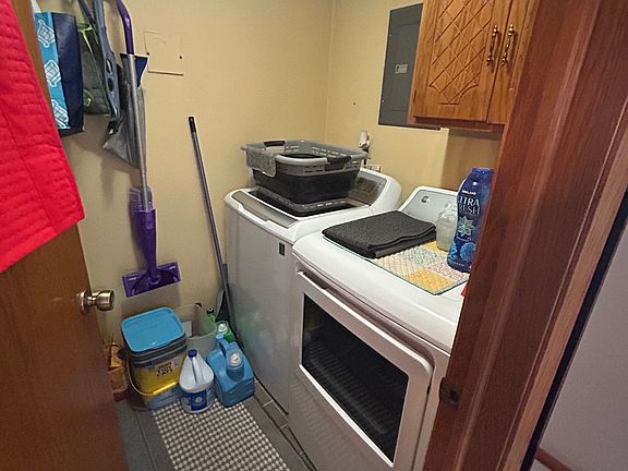 3rd image of 613 N 40th St
