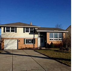 65 Ava Ln, Amherst, NY 14221