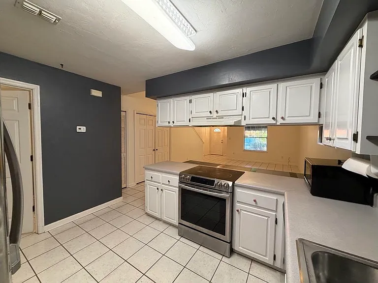 2446 Ryan Pl #B — Photo 11