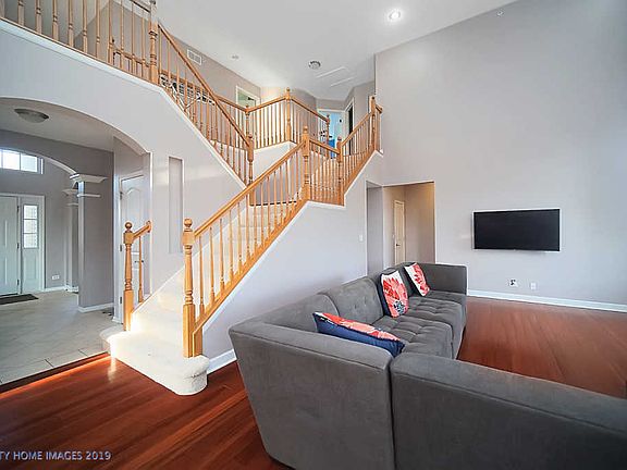 5th image of 5797 Red Oak Dr